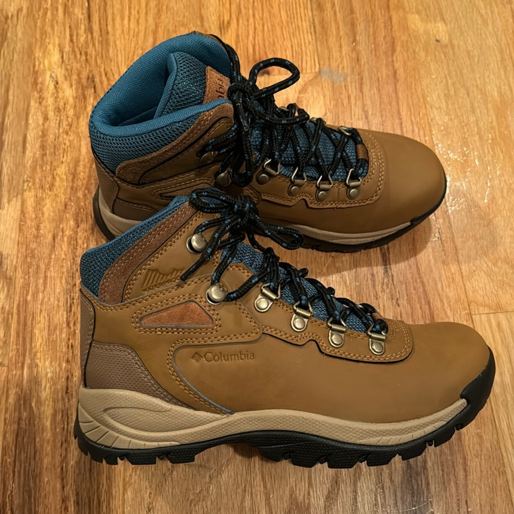 Women’s Columbia Hiking Shoes
